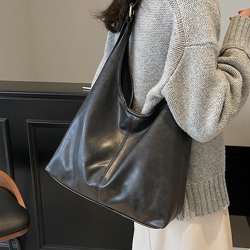 Autumn Premium Oil Wax Leather Shoulder Tote Bag Women's Fashion Commuter Vintage Large Capacity Underarm Bag