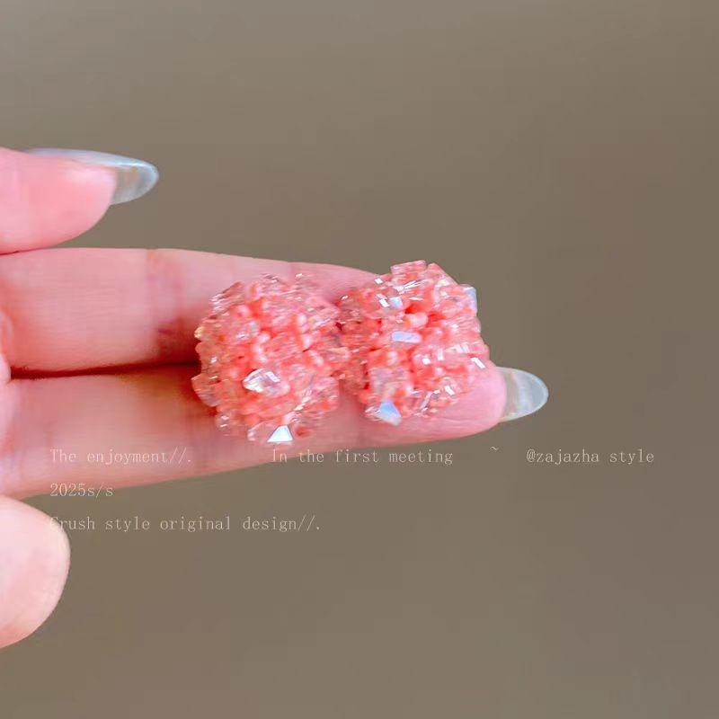 Resort-Style Beaded Stud Earrings: Handmade, Versatile, and Perfect for Spring and Summer with an Exquisite, Elegant Touch.