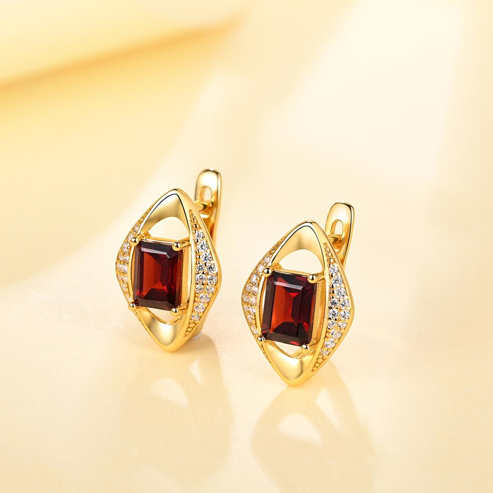 Bedårande 925 Sterling Silver Naturlig Granat Ädelsten Smyckesset 5x7okt Perfekt Örhänge Ring för Lady Födelsedag Bröllop Mode Smycken Present