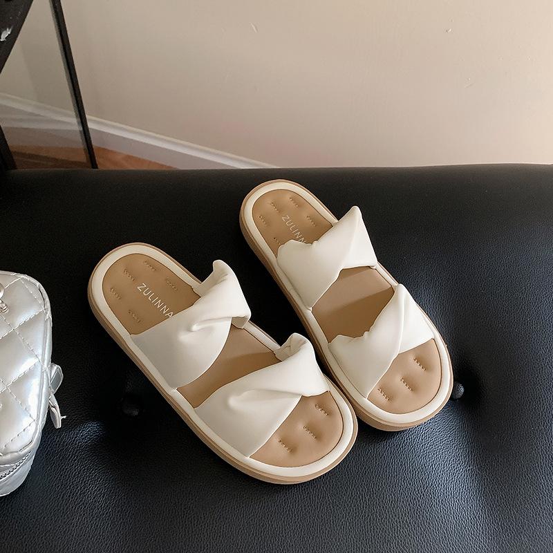 Thick-soled sofa soft slippers women's new summer flat-bottomed one-word comfortable cool slippers