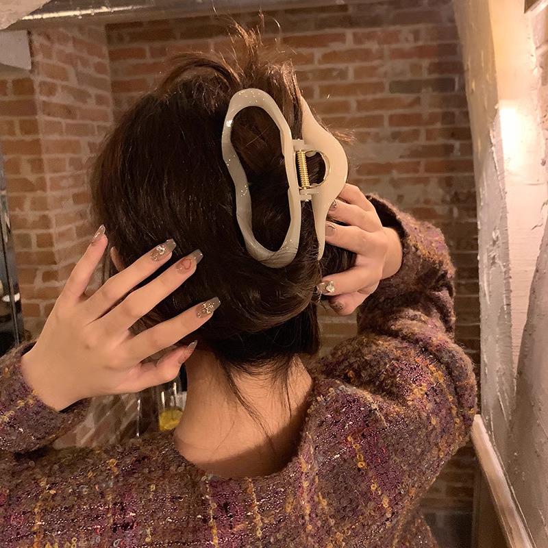 Retro Cloud Elegant Hair Claw Clip for Women - Summer Style Hairpin