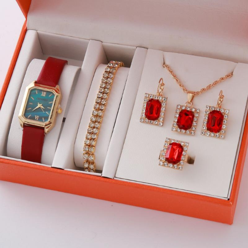 European And American Jewelry, Pendants, Earrings, Rings, Diamond-Encrusted Three-Piece Set, Fashionable Bridal Decoration Set, Watch.