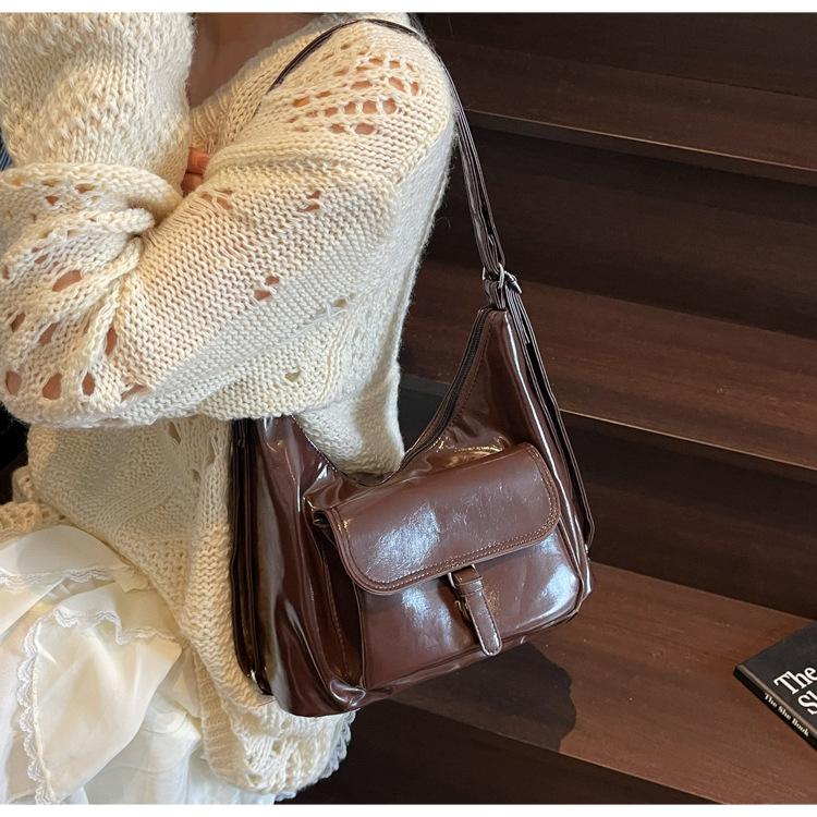 Soft Leather Tote Bag for Women 2026 Minimalist Style Large Capacity Commuter Shoulder Crossbody Bag