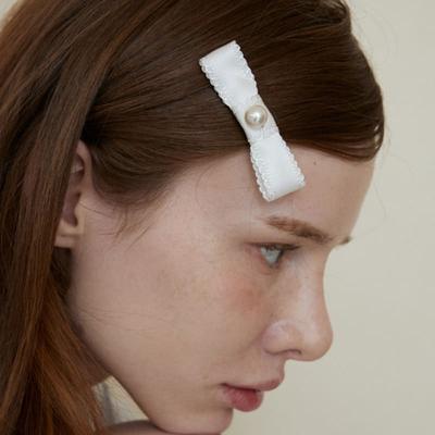 MERRYMOTIVE Pearl and Bow Satin Hair Pin (2color)