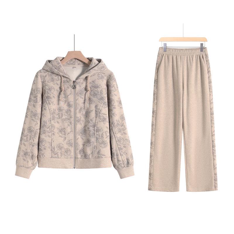 Mom's 2026 Chic Spring Sportswear Set: Stylish Jacket & Youthful Fashion Top for Middle-aged & Elderly Women