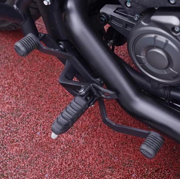QJmotor Flash 600V4 Front/Rear Foot Pegs Shifter Lever Carbon Steel Gear Shift Lever SUZUKI Compatible Easy Installation Precise