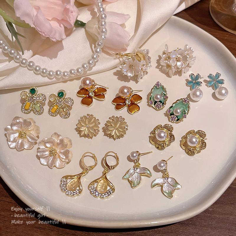 S925 Sterling Silver Fresh Flower Pearl Stud Earrings - Forest Style, Light Luxury, High-End for Women