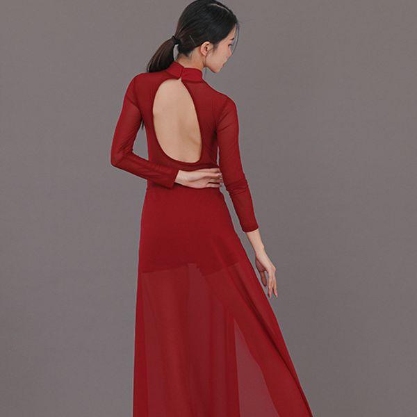 Kostým čínského klasického tance čcheongsam s vysokým rozparkem a dlouhou sukní pro umělecké zkoušky a praxi