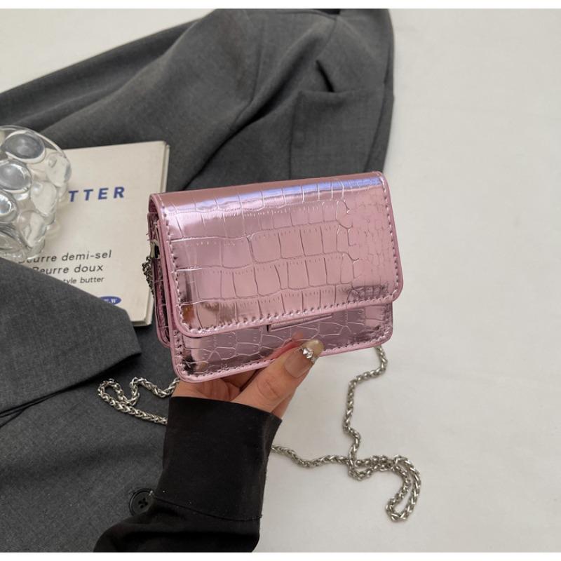 

This Is A Trendy and Stylish Summer Square Bag with A Crocodile Pattern and A Glossy Single-shoulder Design рожевий