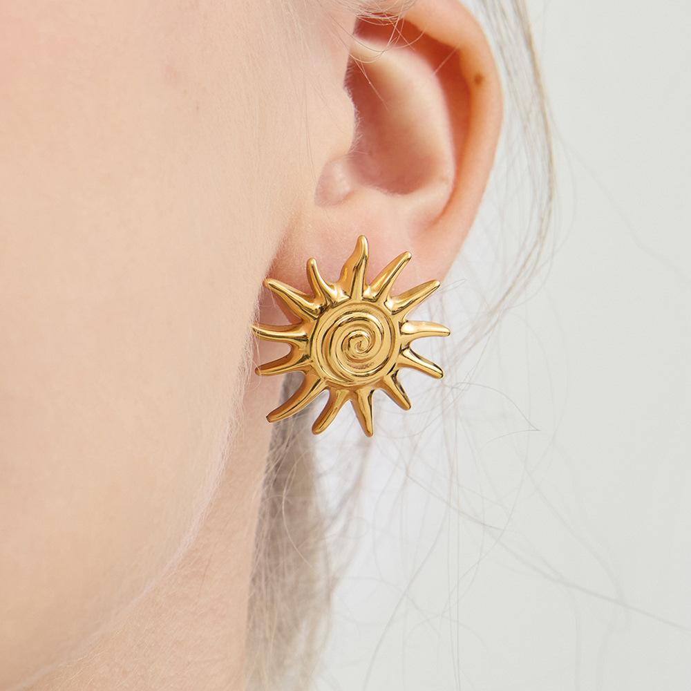 European and American Sun Earrings, Light Luxury High-end 18k Gold Earrings, Niche Design