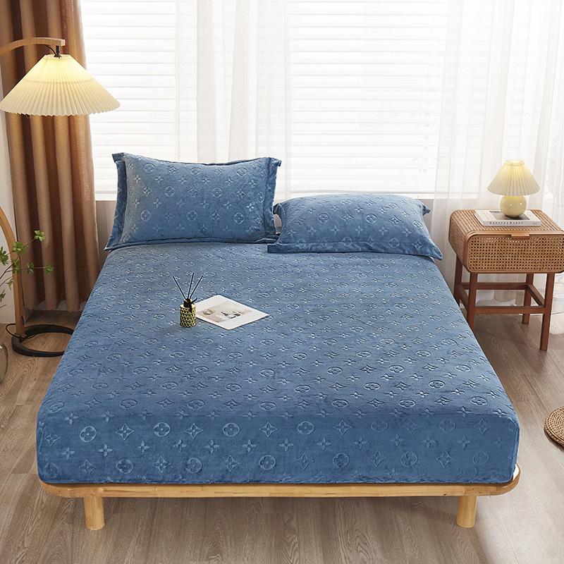 Foreign trade heavy milk fleece mattress single-layer jacquard mattress three-piece set fully enclosed dirty mattress non-slip fixed