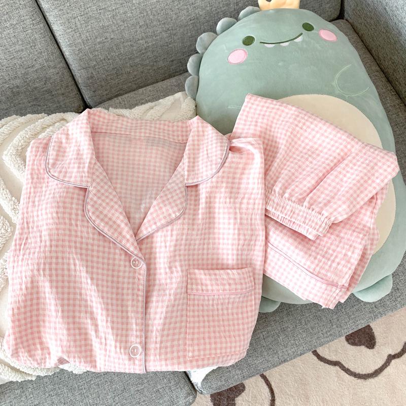 Women's Three-Piece Leopard Print Cotton Pajama Set: Short-Sleeve Top and Long Pants for Casual Summer Elegance.