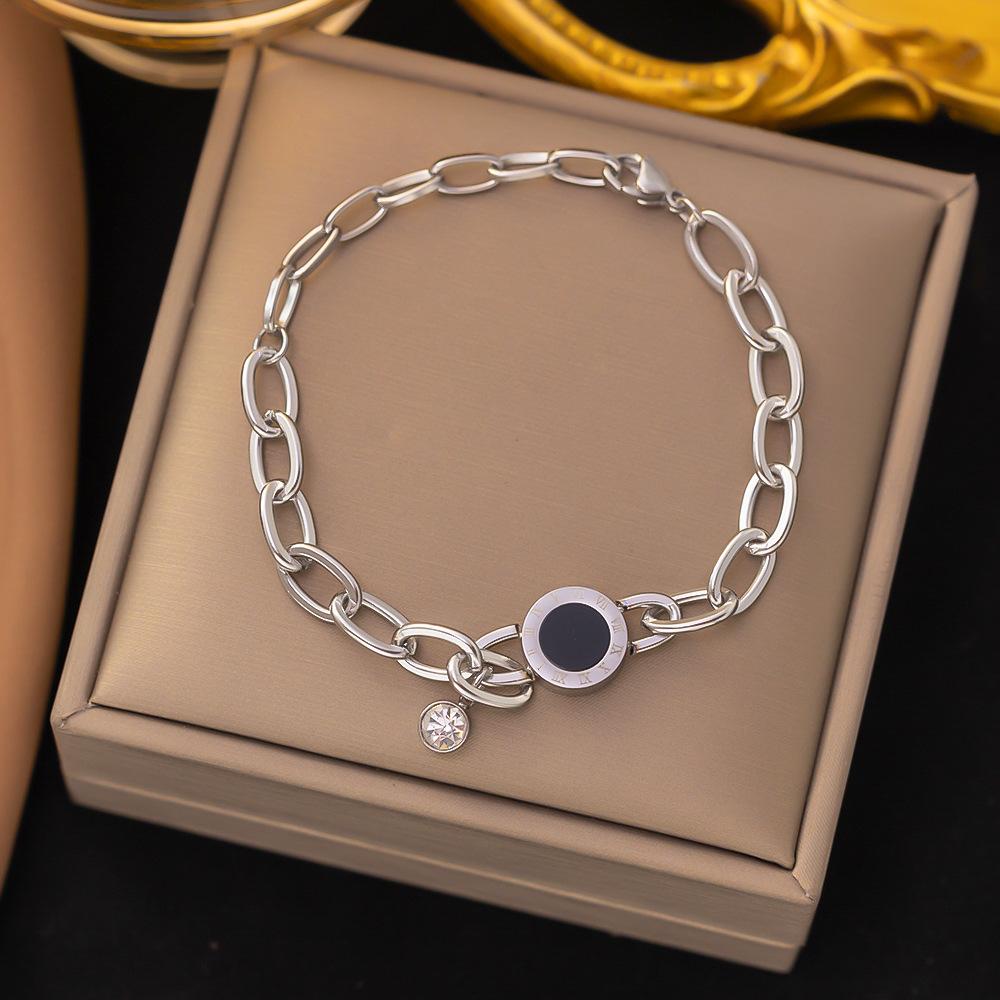 18K Gold Plated 316L Fashionable Titanium Steel Bracelets Waterproof Heart Roman Numerals Queen's Chain Link Bangles