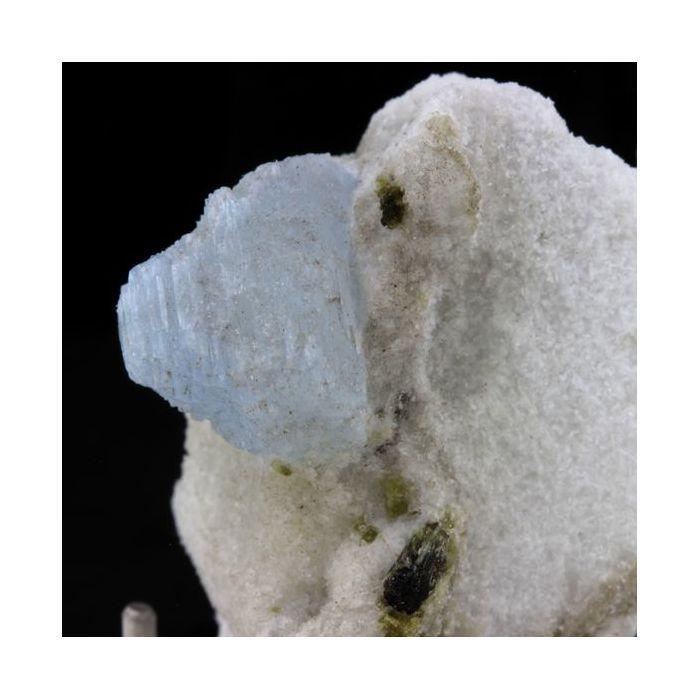 Pierres et Minéraux. Alkali-beryl + Tourmaline. 95.0 ct. Deo Darrah, Badakhshan, Afghanistan.