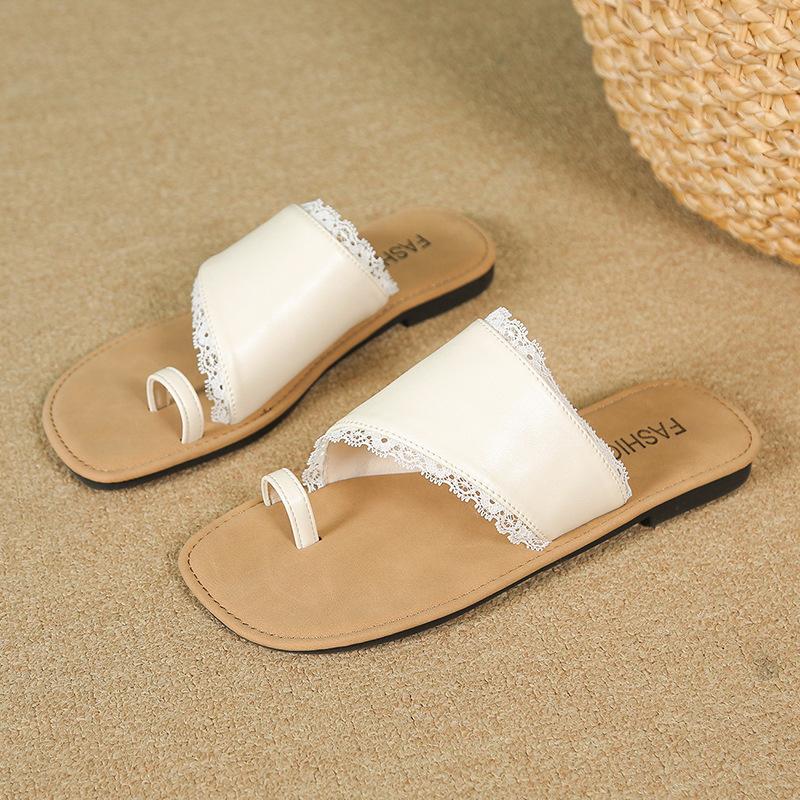 

Дизайнерские тапочки с плоской подошвой, крутые тапочки для пальцев, женские летние 2025, приморские пляжные сандалии, носить крутые тапочки 40