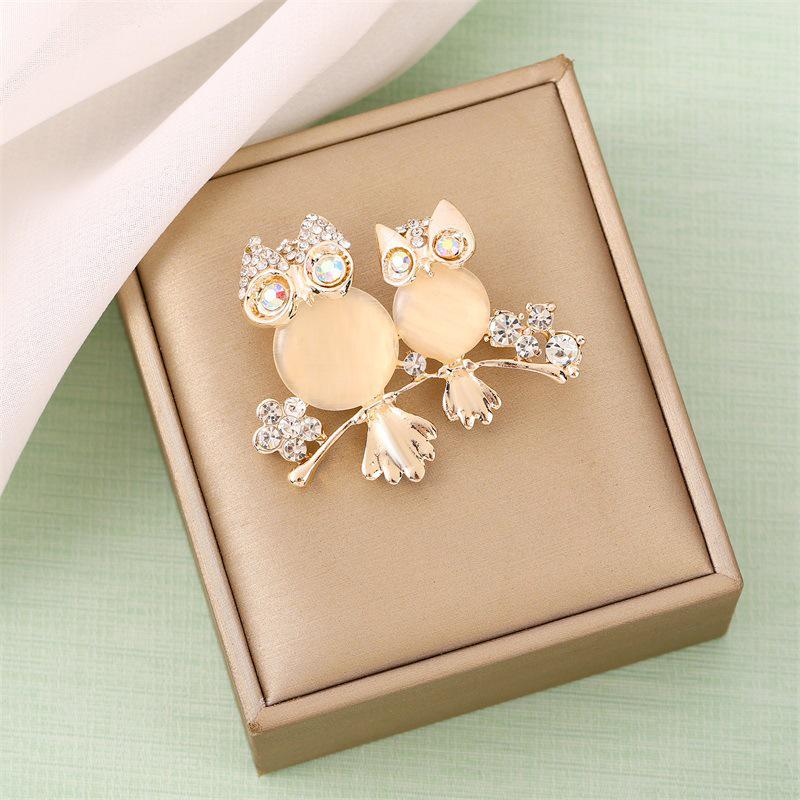 Luxury Animal-Themed Corsage: Elegant Holiday Gift for Women