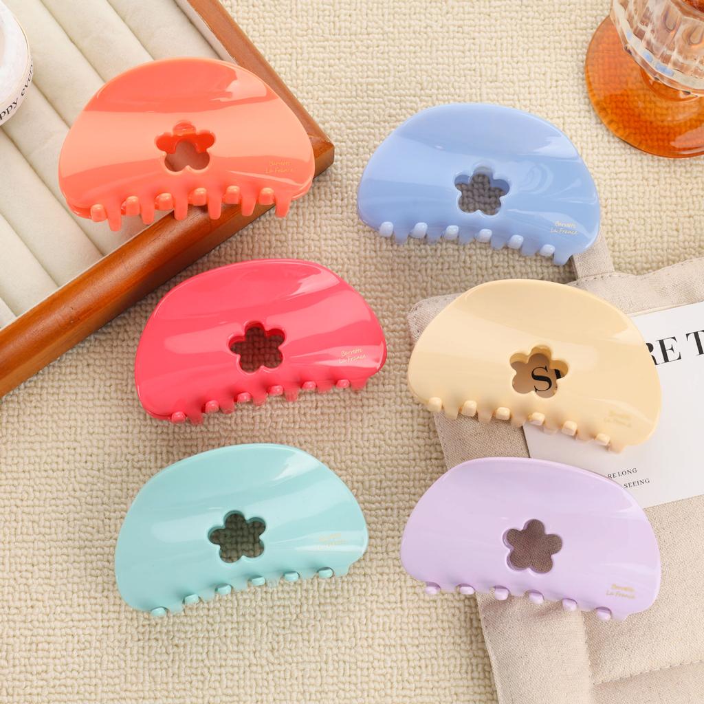 1pc Women's Cute Cream Floret Grab Clip High-quality Acetate Shark Clip Back of The Head Hair Scratch Suitable for Daily Use