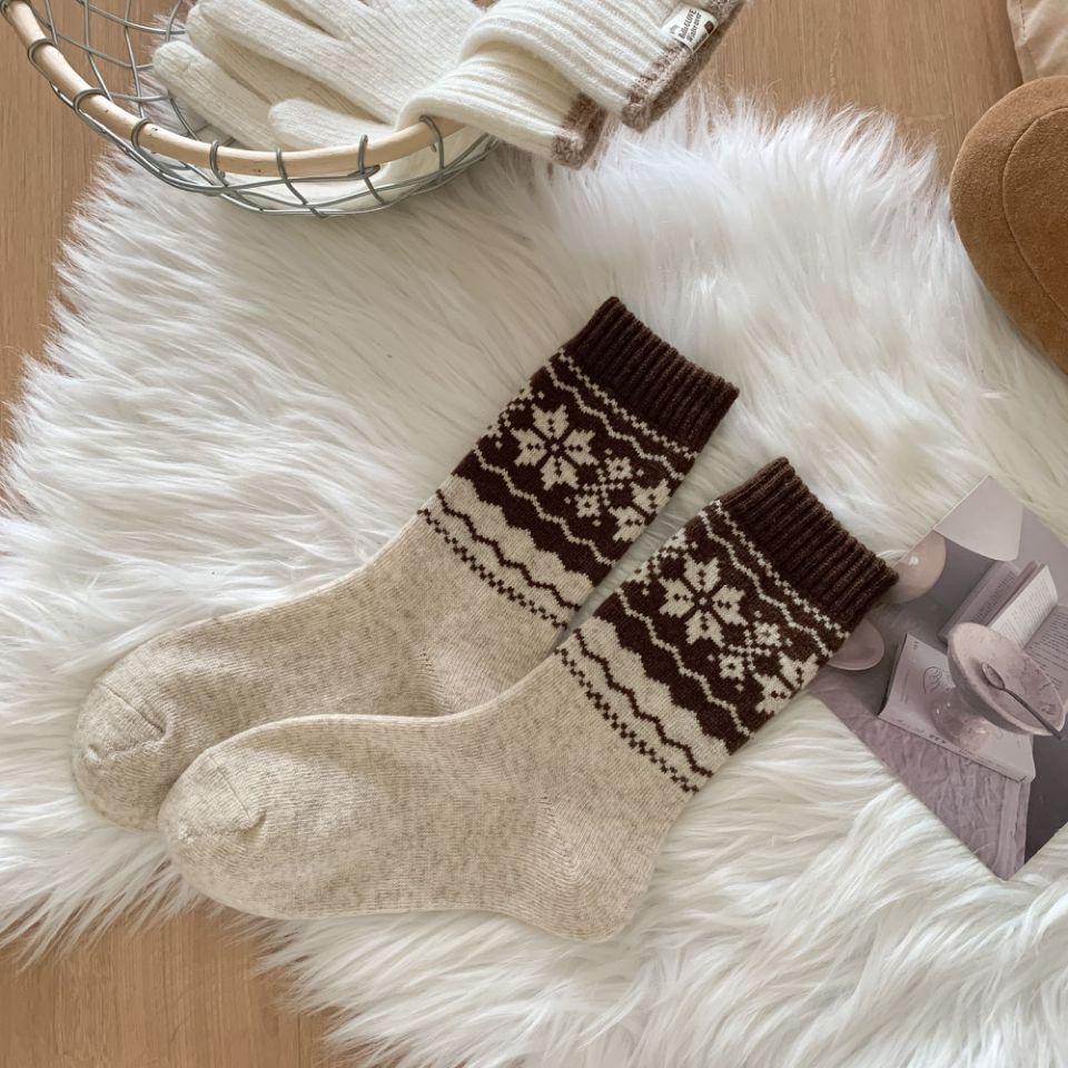 Female Autumn and Winter Thickened Warm New Products Retro National Wind Wool In The Barrel Pile Socks