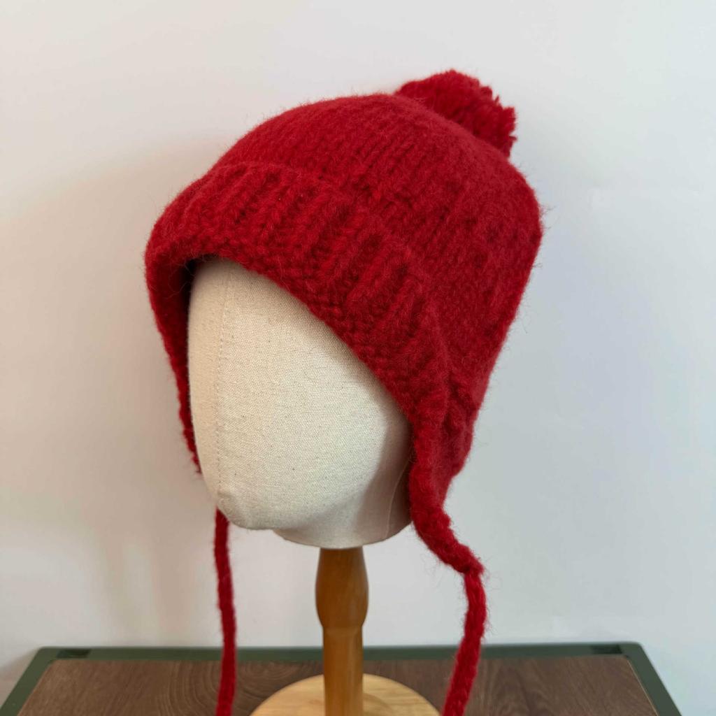 Süße und niedliche Haarbällchen-Strickmütze für Damen, Herbst und Winter, warmer Gehörschutz, Band, umgeschlagene Krempe, Wollmütze, die das Gesicht zeigt, kleine Pullovermütze