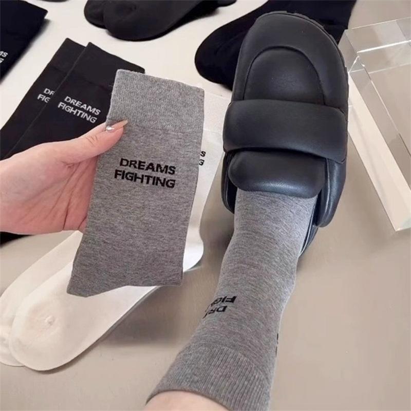 

Однотонные носки с надписями для женщин, Универсальные спортивные носки черного и белого цвета, Носки из чистого хлопка для мужчин 1 pair темно-серого