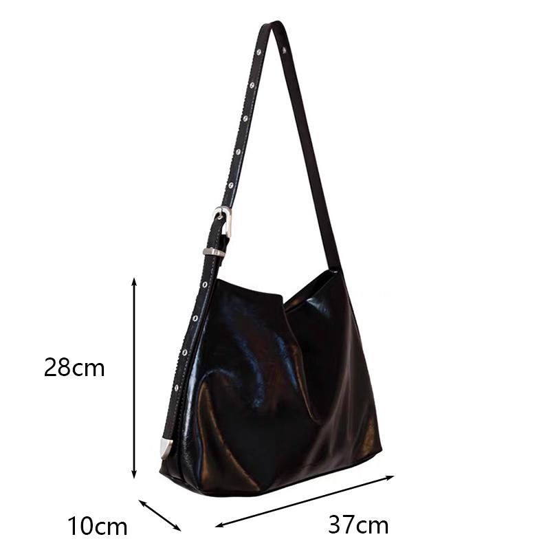 Large Women Handbag Luxury Designer Shoulder Bag for Female Big Bucket Bag Female Rivets PU Leather Lady Totes Black KTY