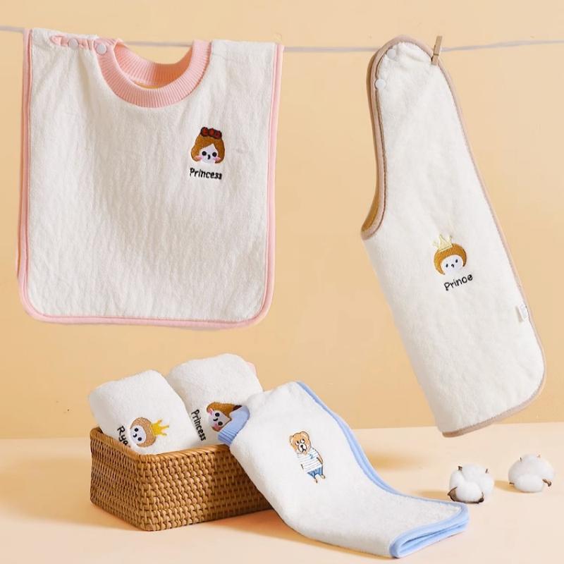 Wasserdichtes Baby-Lätzchen & Handtuch-Set: Zum Zähneputzen, Gesichtswischen und Baden