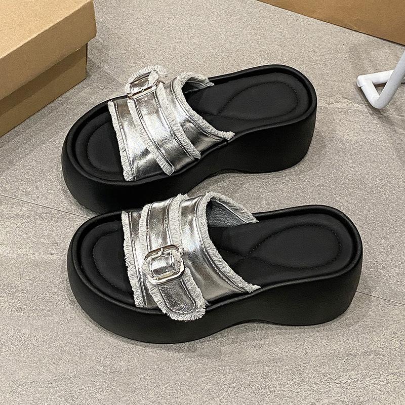 French fairy style thick-bottomed cool slippers female summer fashion with skirt temperament 2025 new versatile Roman cool slippers