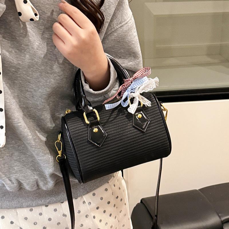 Woven Small Bag Women's High-end Sense New Messenger Bag Women's Versatile Niche Beach Vacation Straw Bag