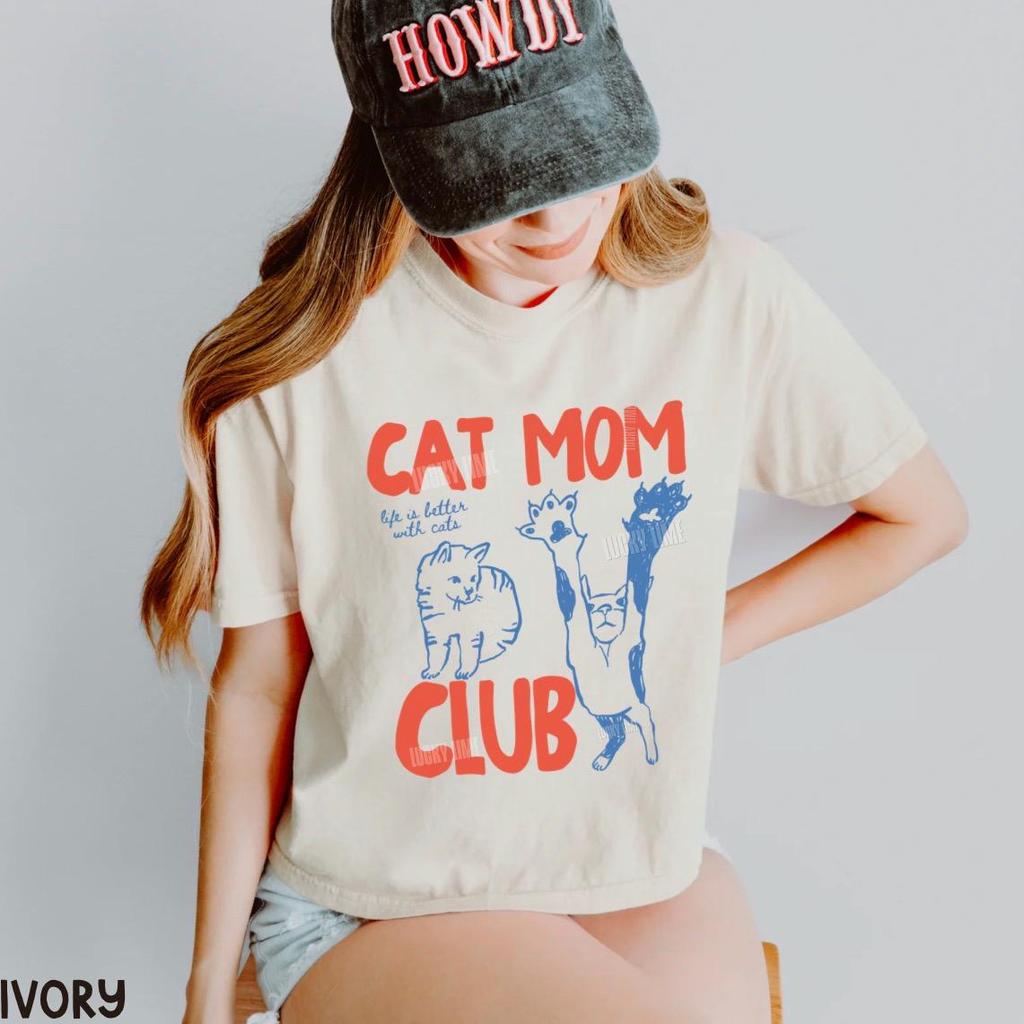 Cat Mom Club Cropped Shirt, Funny Cat Mom Shirt, Cat Lover Gift, Crop Top, Womens Boxy Tee, Pet Parent Graphic Tee