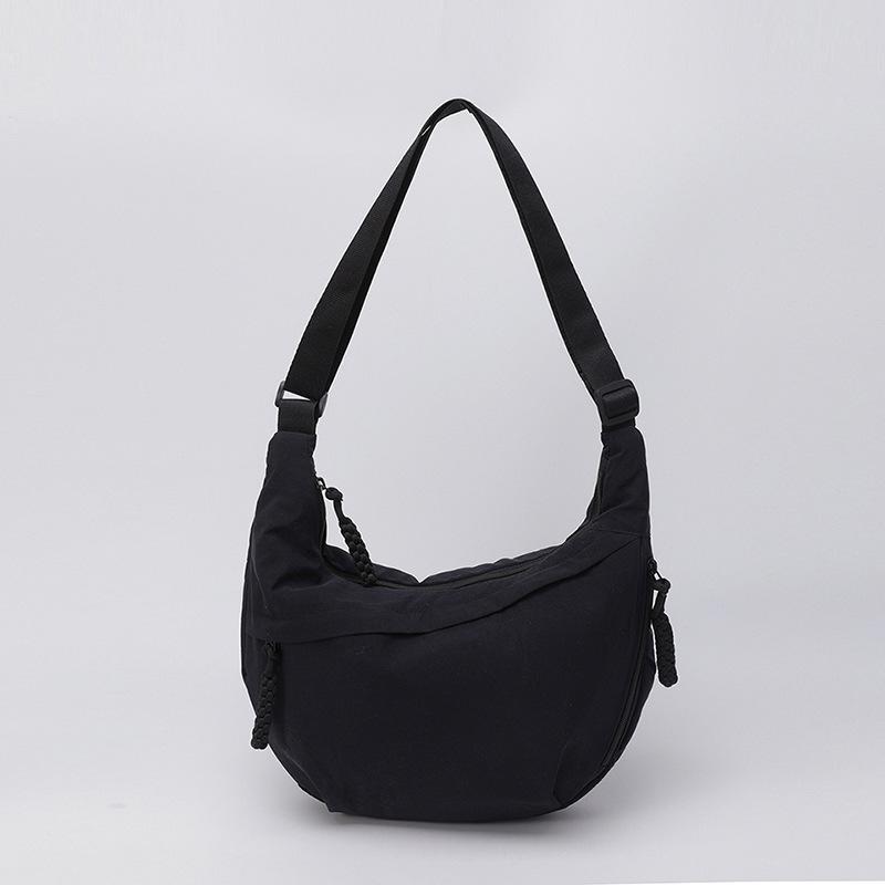 Large capacity dumpling bag Korean version literary shoulder bag new commuter women fashion casual versatile messenger bag