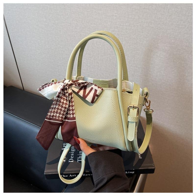 New Retro Simple Hand Bucket Bag Women's Spring and Summer Trend Niche Shoulder Bag Casual Women's Bag
