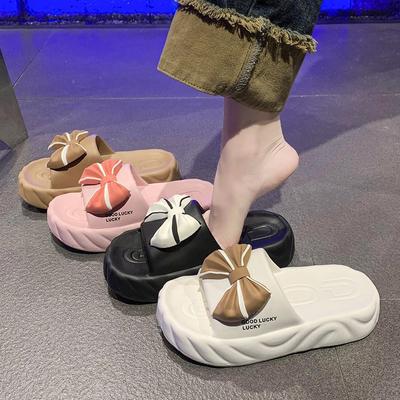 Nowe Kapcie Damskie Letnie Gruba Podeszwa Domowe Słodkie Kreskówkowe Księżniczki Styl Łazienkowe Chłodne Kapcie Lekkie do Noszenia na Zewnątrz