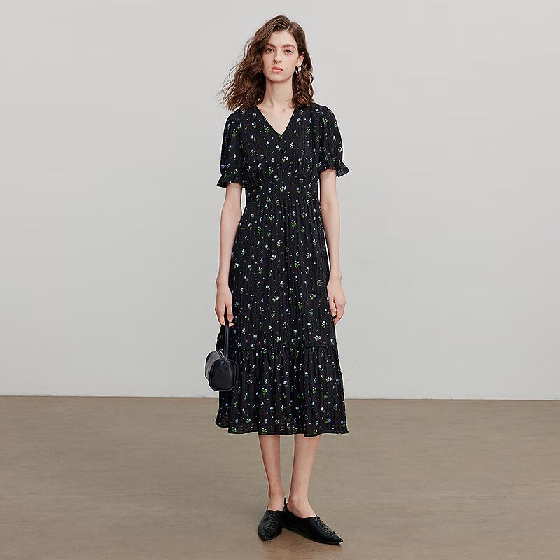 Chuyu V-Neck Pleated Floral Midi Dress