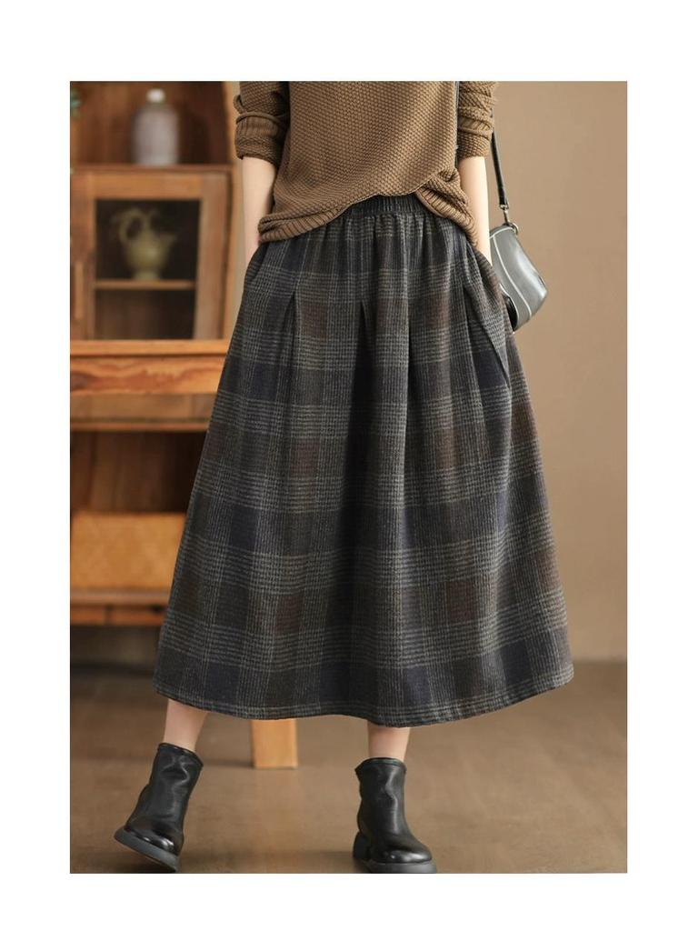 In-Stock Autumn 2025 Women's Warm A-line Woolen Plaid Mid-length Skirt