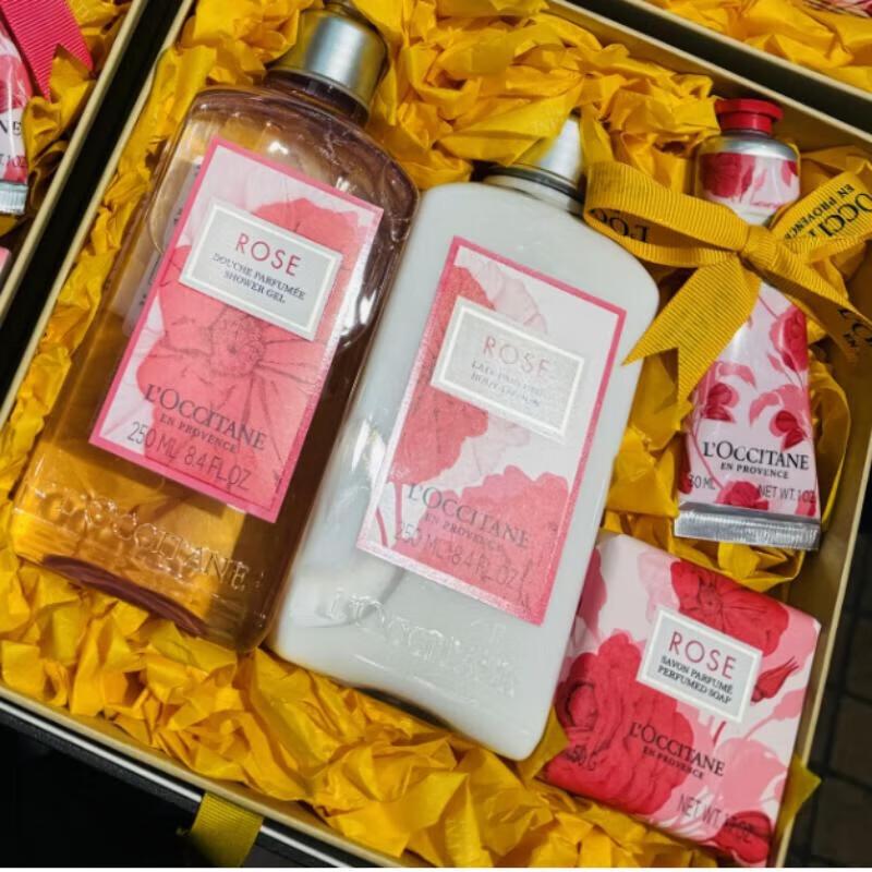 

Rose Heart Bath & Body Gift Set