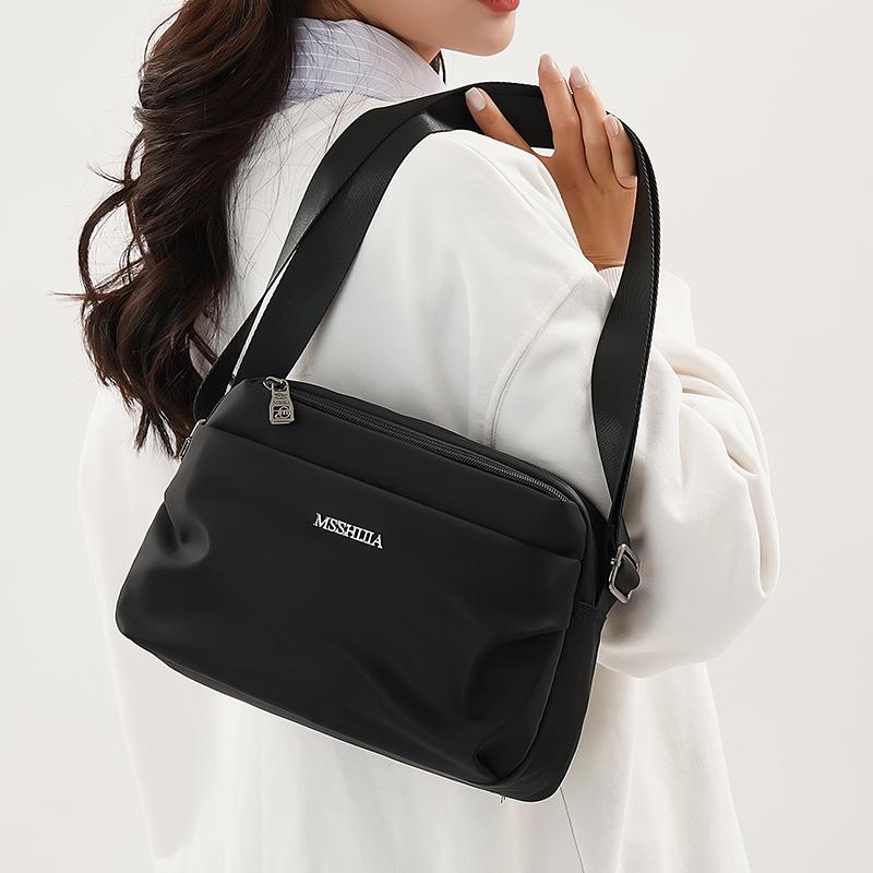 Waterproof Nylon  Crossbody Bag Casual Versatile Single Oulder Travel Bag for Women Soft Handle Zipper Closure Handbags