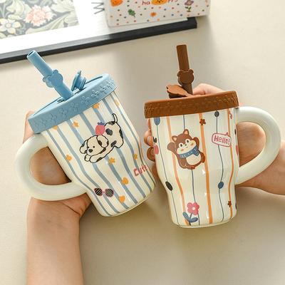 Neuer Keramik-Sommer-Wasserbecher mit Strohhalm für Mädchen mit hohem Aussehen, niedlicher Kinder-Paar-Kaffeebecher, Freizeitbecher