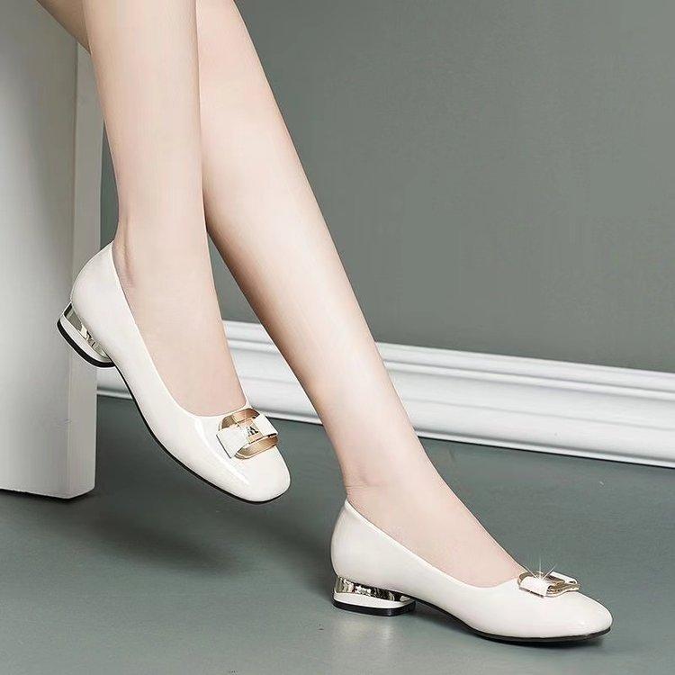 Soft Sole Shallow Mouth Square Head Single Shoes 2025 Spring and Autumn New Versatile Comfortable Non-slip Fashion Work Small Leather Shoes