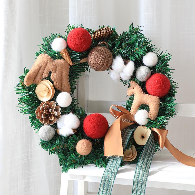 Handmade Christmas Wreath: Poria Vine Circle for Window Display or Door Hanging in Hotels and Malls