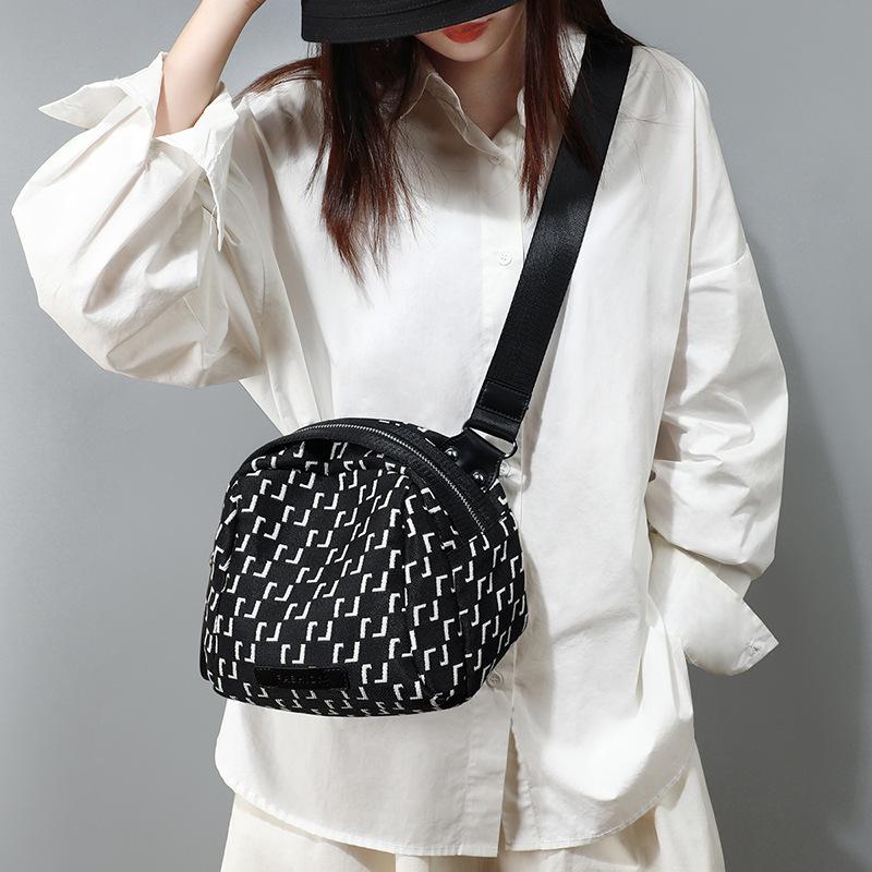 Versatile Shoulder Messenger Bag Trendy Printed Canvas Autumn Shopping Casual Bag Fashion Oxford Cloth Breast Bag Women