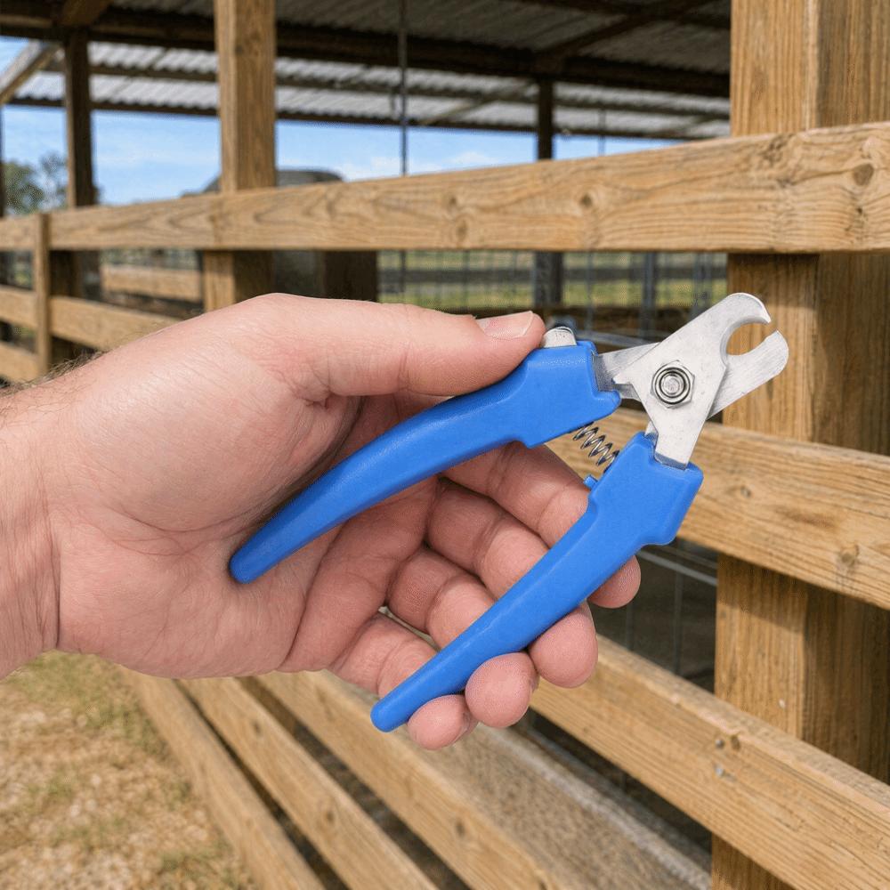 Premium Metal Tail Clamp High Quality Livestock Equipment Tail Cutting Pliers  Pig Farming