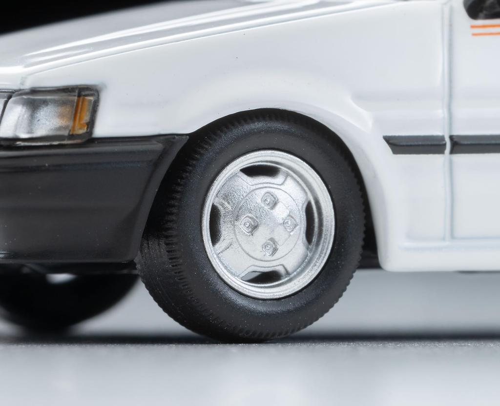 TOMYTEC Tomica Limited Vintage Neo 164 Scale LV-N284e Toyota Corolla Levin 2-Door Lime White 1983 Model (Finished Model) 334859