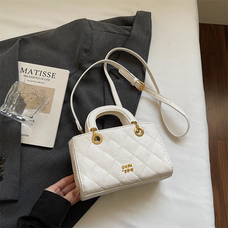 2026 New Ladies Handbag Embroidered Diamond Pattern Small Square Single Shoulder Bag Candy Color Crossbody Women s Bag