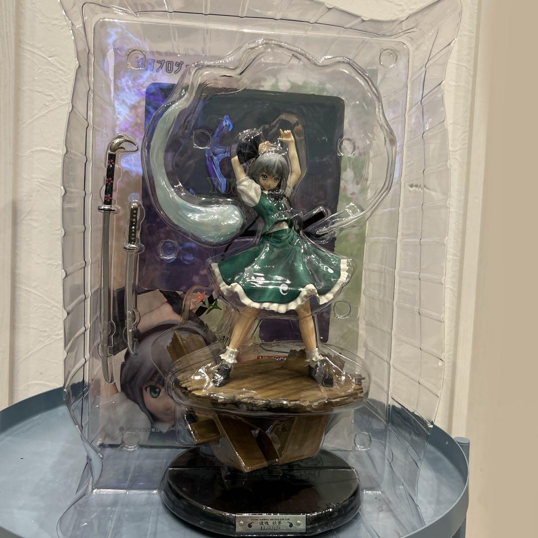 

[USED] Touhou Project Special Edition: Half-Human, Half-Ghost Gardener Konpaku Youmu - Rokudouken ver.