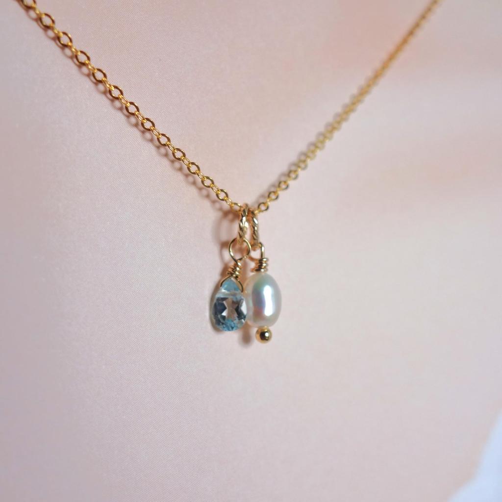 [Bebe Lapin] Natural Stone and Freshwater Pearl Necklace with 14k Gold Filled Chain (Comes in a Gift Box with Paper Bag) (Blue Topaz)