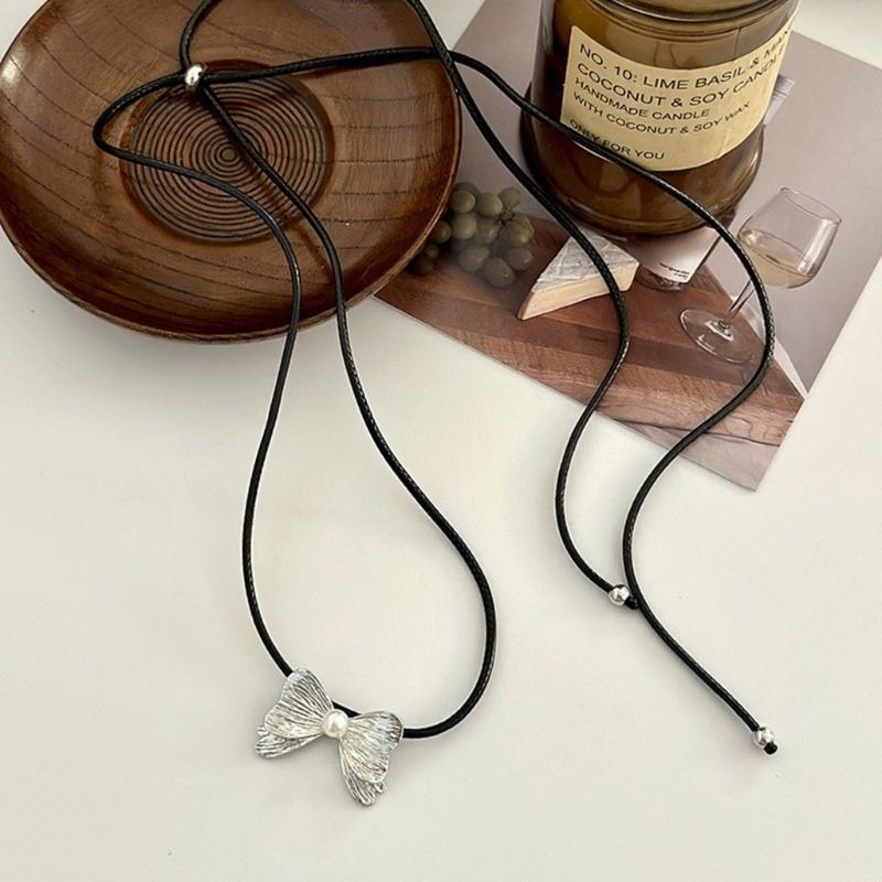 Fashionable Bowknot Necklace Ornament Elegant Bowknot Pendant Necklace Personalized Clavicular Chain Adornment Jewelry