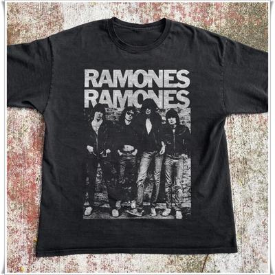 Ramones 'Ramones' Album T-Shirt, Unisex Schwarzes T-Shirt, Größe S-5XL