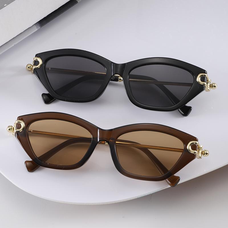 New stylish premium sunglasses, UV protection eyewear, Western style retro streetwear shades