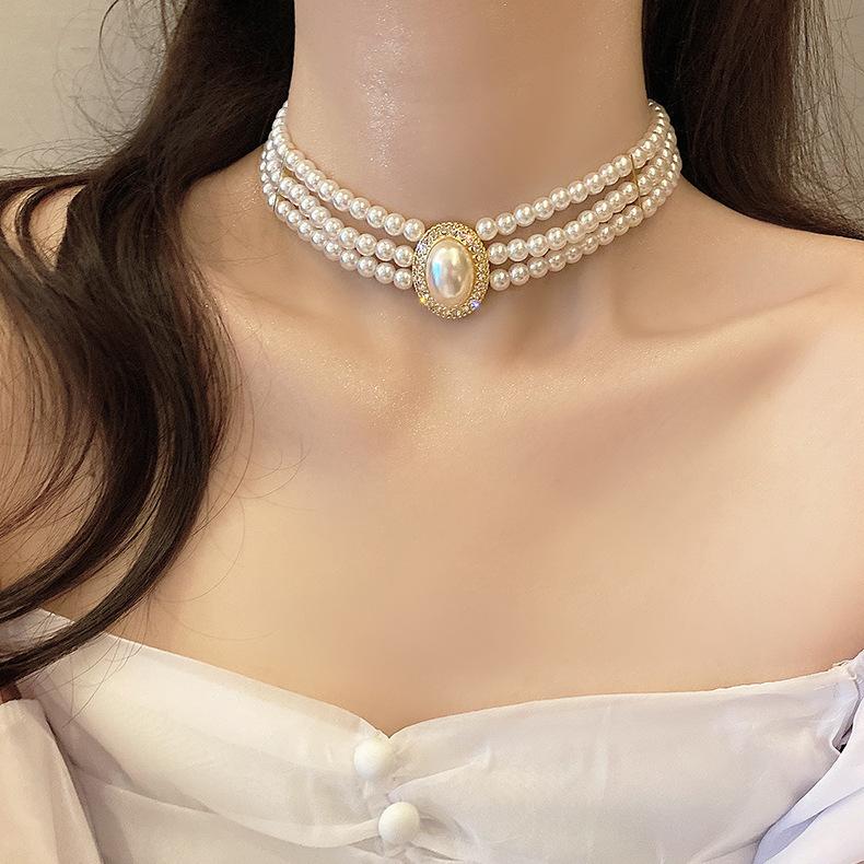 Multi-layer pearl diamond necklace collar collarbone chain design sense Internet celebrity rhinestone short necklace collar temperament