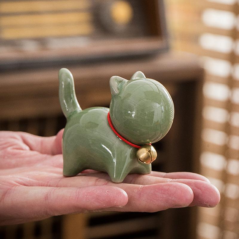 Adorable Kitten Miniature Figurine Ceramic Cat Ornament with Bell Micro Landscape Desktop Decor For Cat Lovers
